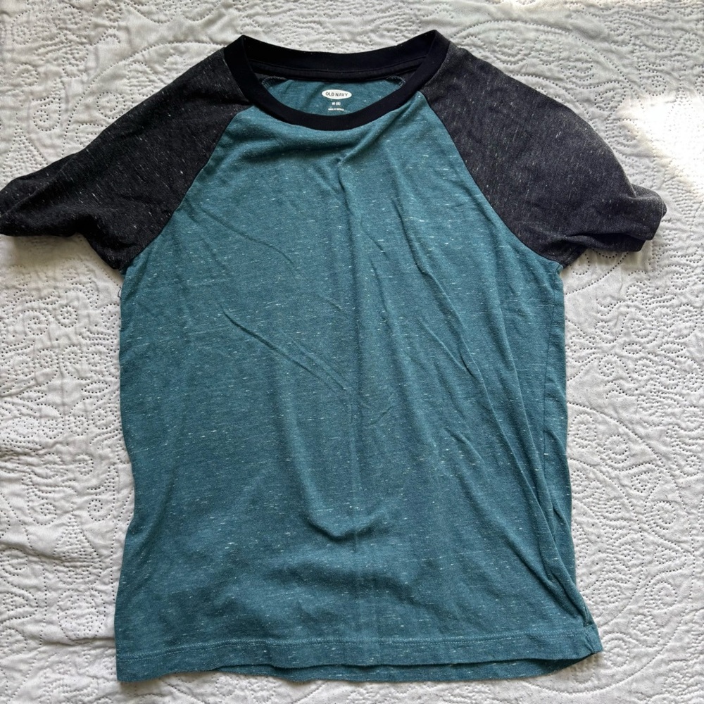 Old Navy Boys T-Shirt Bundle - Picture 2 of 5
